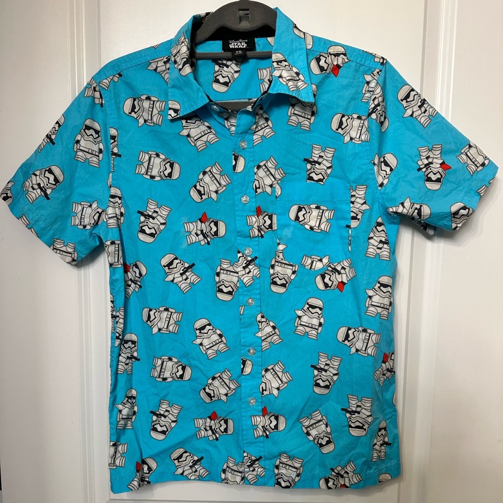 Disney Parks EXCLUSIVE Star Wars Stormtrooper Blue Button Down Shirt Size XSmall
